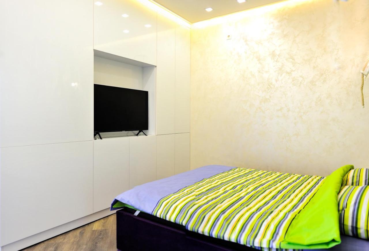Arcadia Vip Apartments Sea View! Odessa Luaran gambar